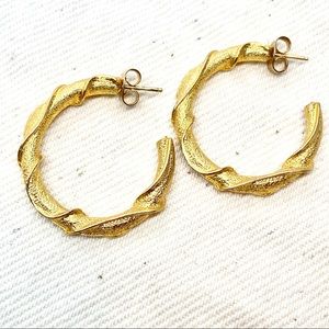 Vintage gold toned hoop earrings